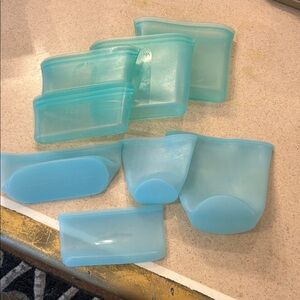 Set of 8 Aqua Silicone Reusable Storage Bags Set 4 are zip top brand 4 are not